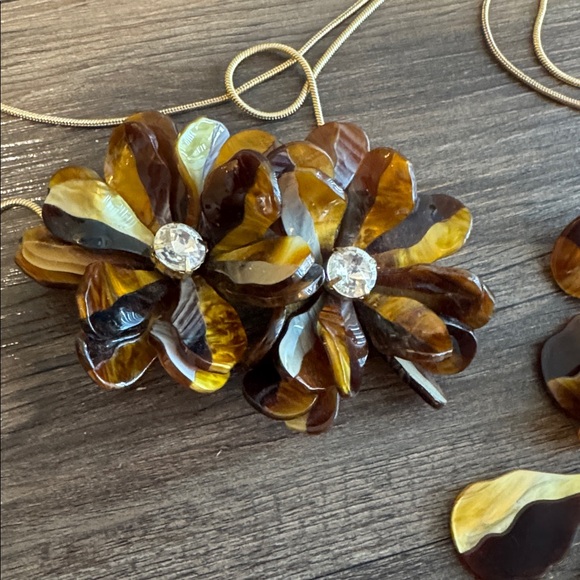 Zara tortoise choker necklace - Picture 4 of 4